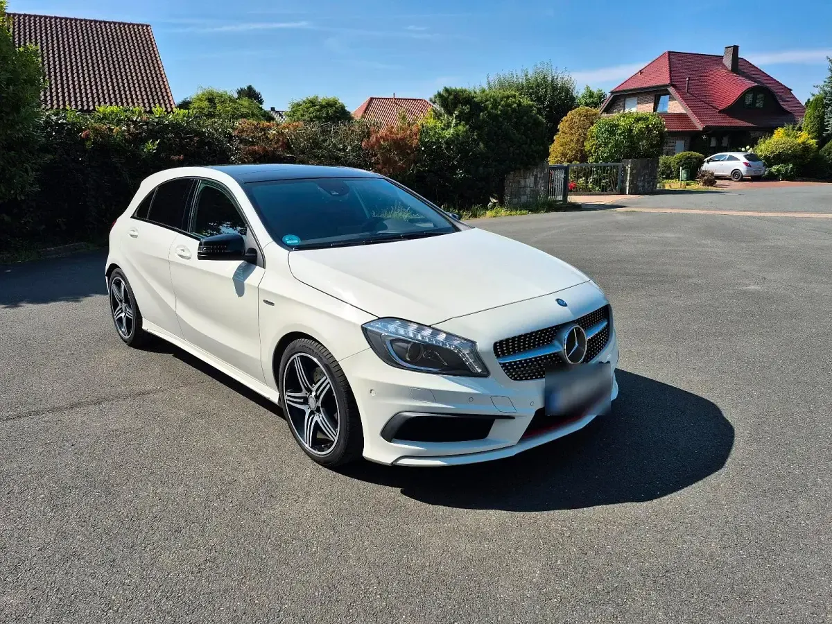 Gebraucht Mercedes A250 AMG 211 PS (155 kW) 2013 Weiß Kleinwagen