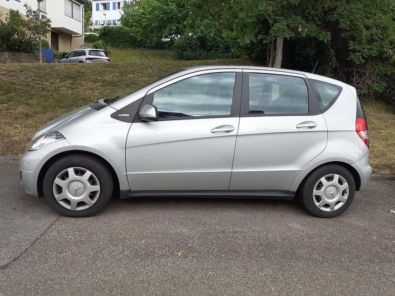 Silber Gebraucht 2012 Mercedes A160 Kleinwagen | 7.800 € (Fairer Preis) - Bild 1/1