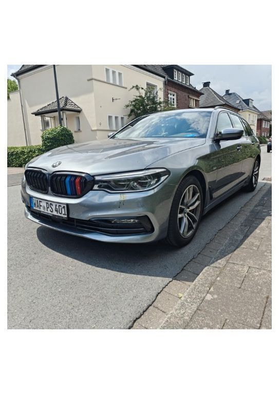 Grau Gebraucht 2018 BMW 540 Performance Kombi | 23.700 € (Superpreis) - Bild 1/4