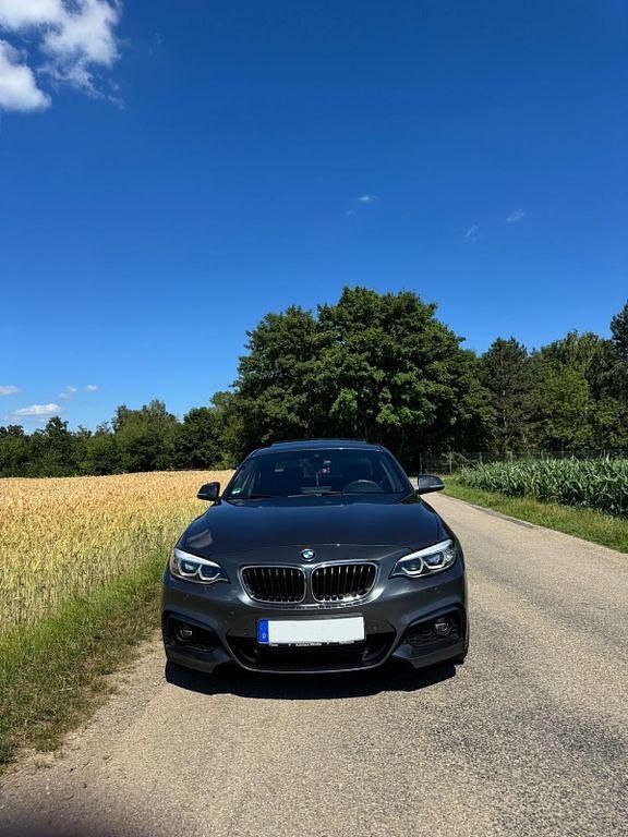 Grau Gebraucht 2017 BMW 225 M Sport Coupé | 16.000 € (Fairer Preis) - Bild 1/4