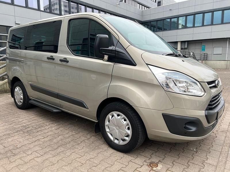 Gebraucht Ford Tourneo 155 PS (114 kW) 2015 Silber Van / Kleinbus