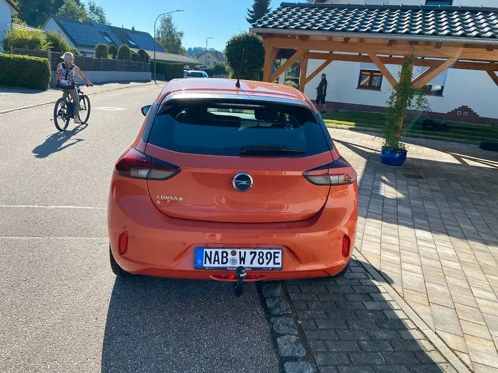 Gebraucht Opel Corsa-e 100 kW (136 PS) 2022 Orange Kleinwagen