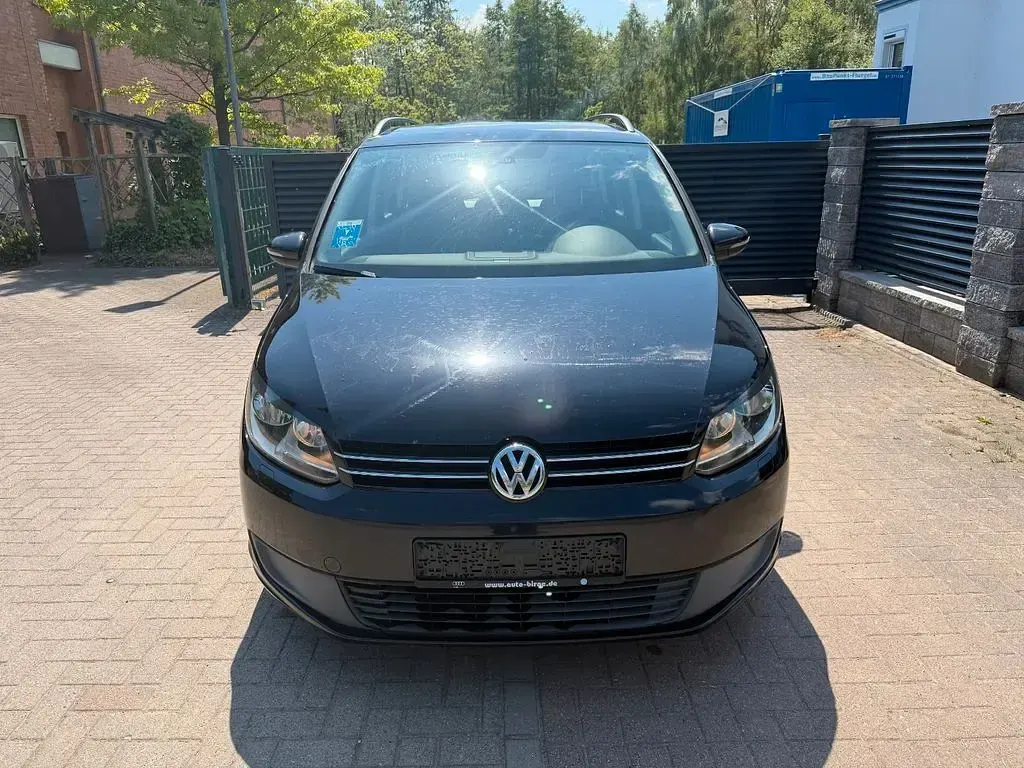 Usata VW Touran Trendline 105 CV (77 kW) 2011 Nero Monovolume