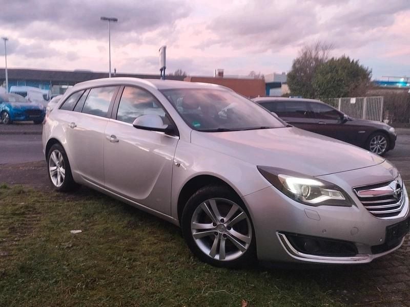Silber Gebraucht 2015 Opel Insignia Kombi | 6.900 € (Fairer Preis) - Bild 1/4