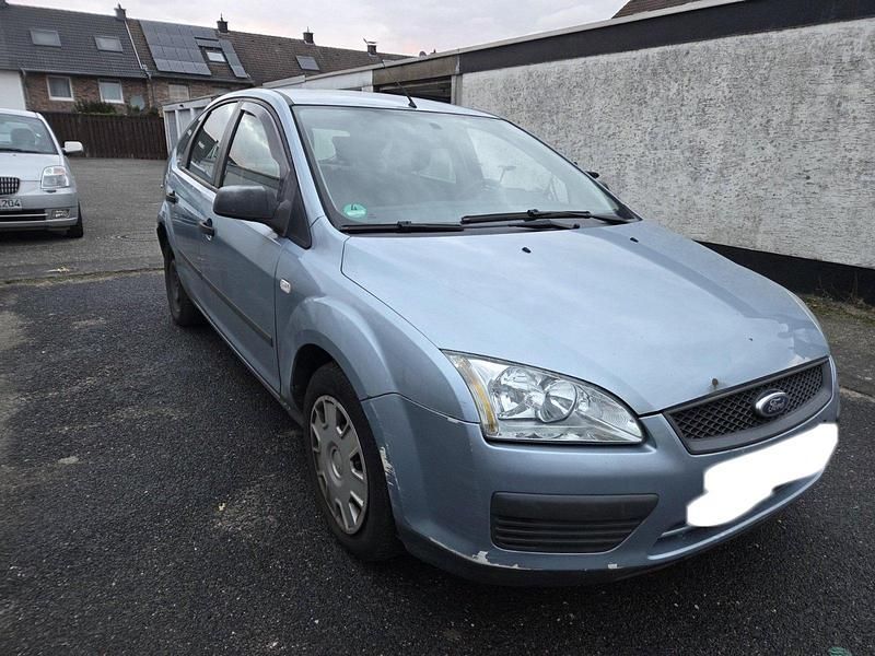 Gebraucht Ford Focus 100 PS (73 kW) 2005 Blau Limousine