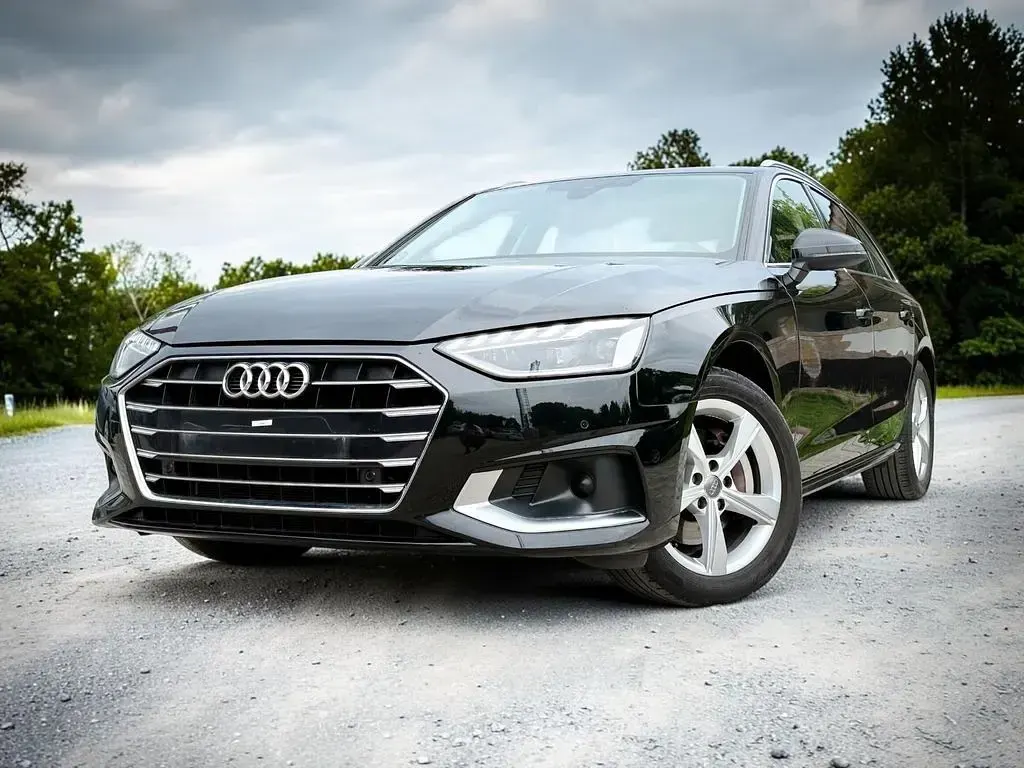 Gebraucht Audi A4 Advanced 190 PS (139 kW) 2020 Schwarz Kombi