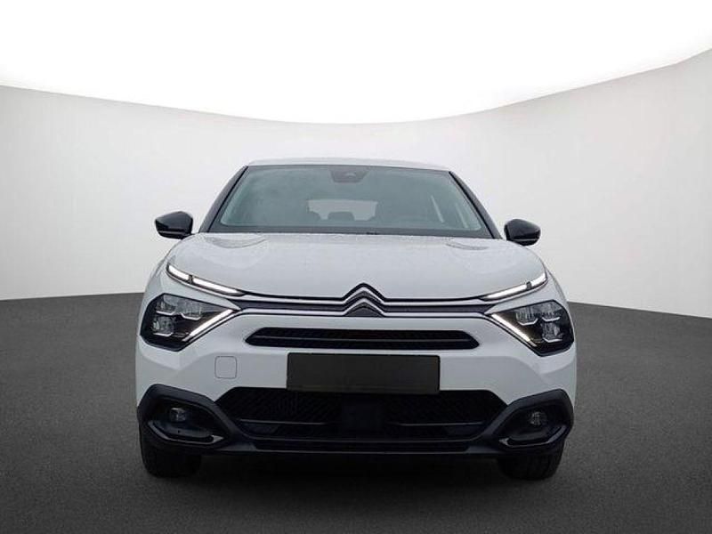 Second-hand Citroën C4 Feel 131 CP (96 kW) 2023 Alb Berlinǎ
