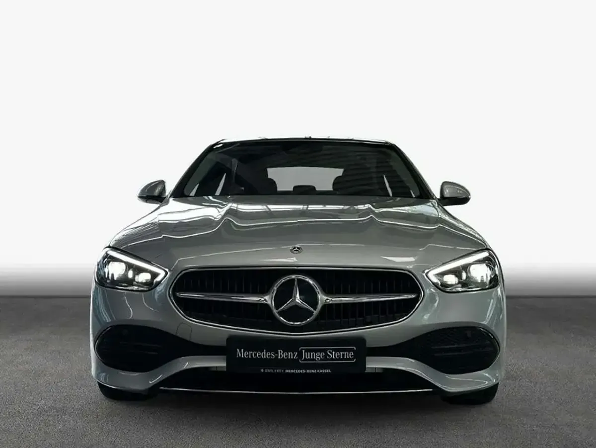 Gebraucht Mercedes C220 Avantgarde 200 PS (147 kW) 2025 Hightechsilber metallic Limousine