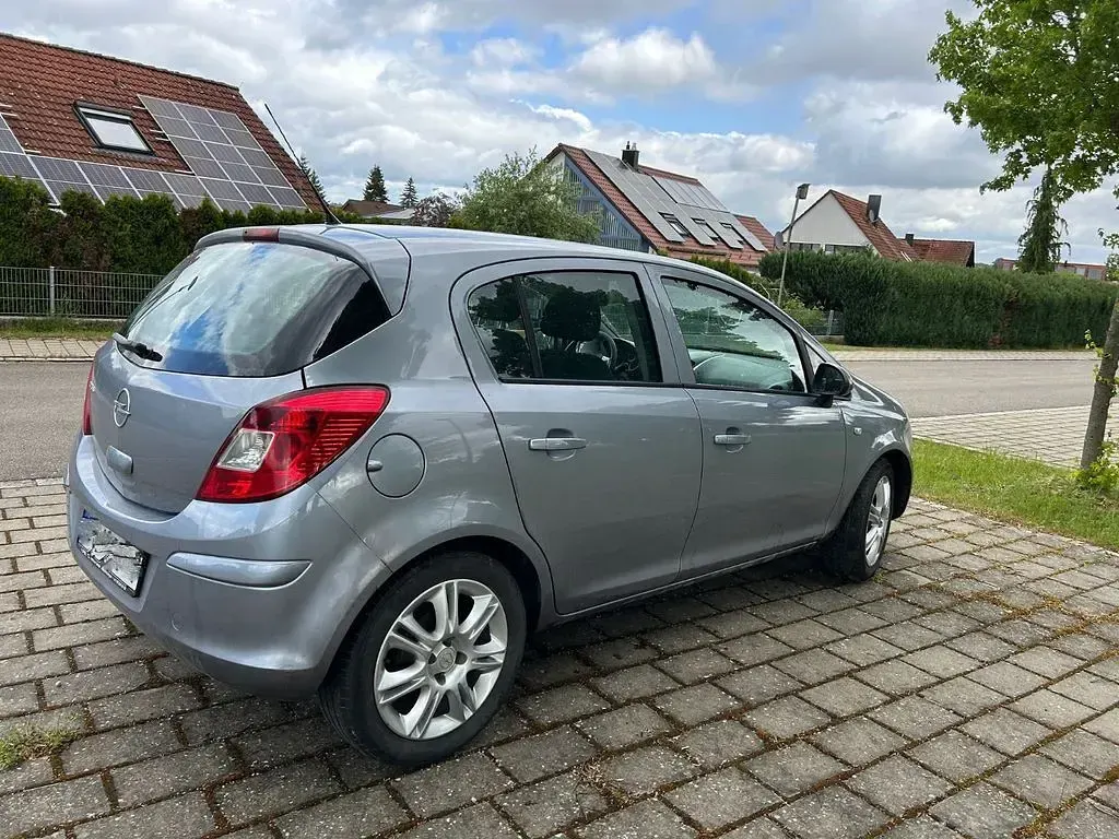 Second-hand Opel Corsa 80 CP (58 kW) 2009 Albastru Hatchback