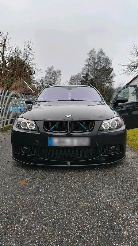Schwarz Gebraucht 2005 BMW 325 Kombi | 5.300 € - Bild 1/4