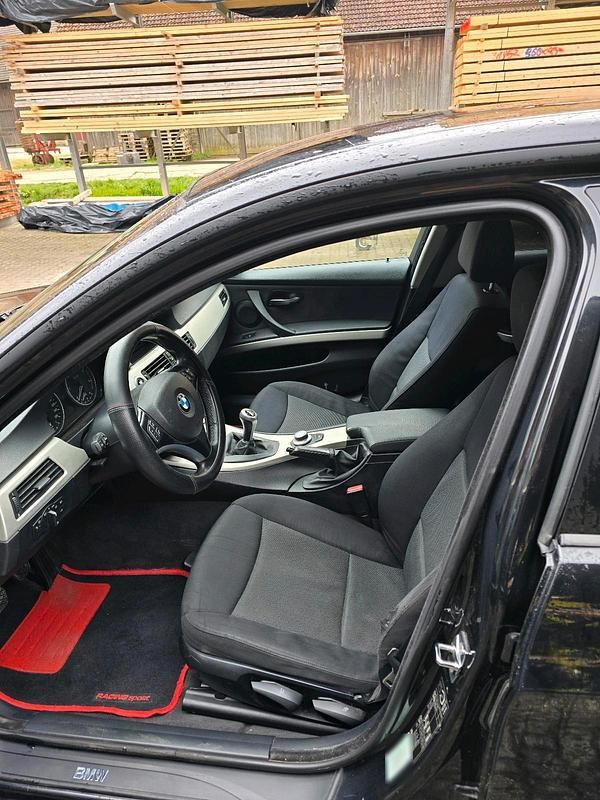 Gebraucht BMW 320 150 PS (110 kW) 2006 Schwarz Limousine
