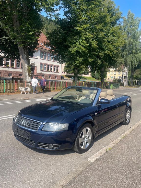 Blau Gebraucht 2004 Audi A4 Cabriolet Cabrio | 3.750 € (Superpreis) - Bild 1/4