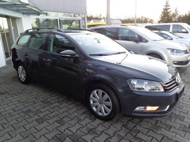 Gebraucht VW Passat 140 PS (102 kW) 2013 Grau Kombi