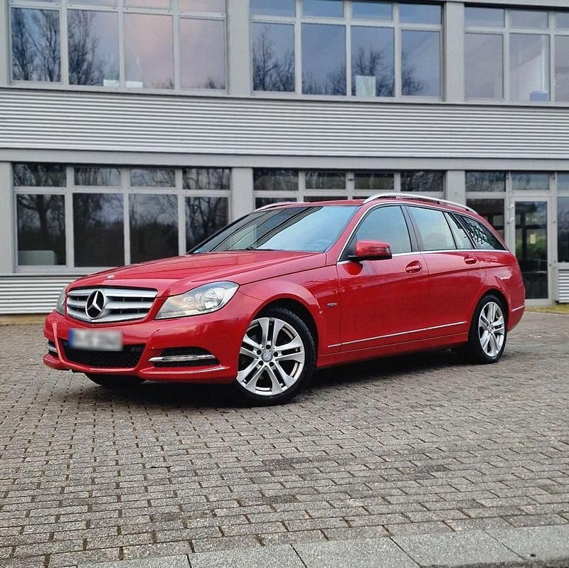 Gebraucht Mercedes C250 Avantgarde 204 PS (150 kW) 2012 Rot Kombi