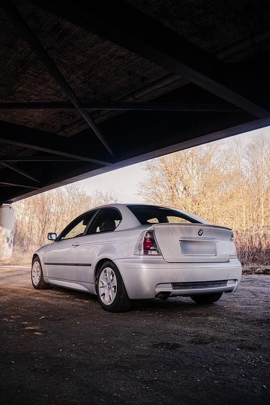 Gebraucht BMW 316 116 PS (85 kW) 2002 Silber Coupé