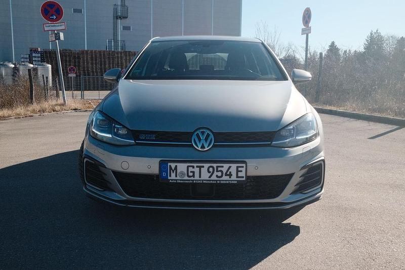 Gebraucht VW Golf VII GTE 150 PS (110 kW) 2019 Silber Limousine