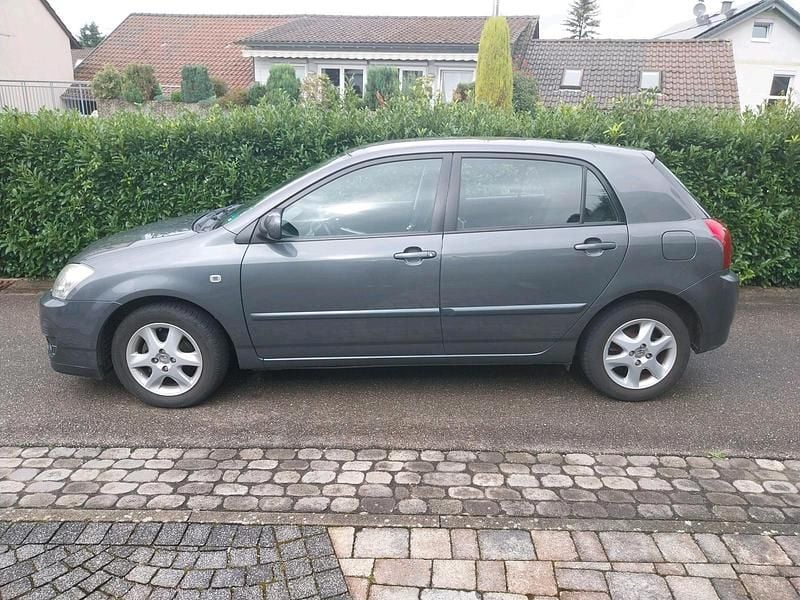 Grau Gebraucht 2006 Toyota Corolla Limousine | 3.000 € (Guter Preis) - Bild 1/4