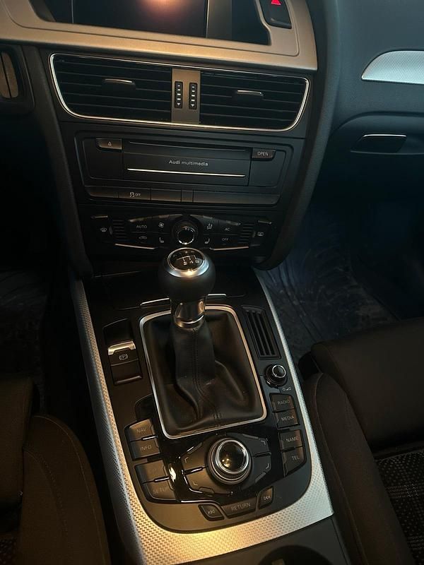 Gebraucht Audi A4 163 PS (119 kW) 2010 Blau Kombi