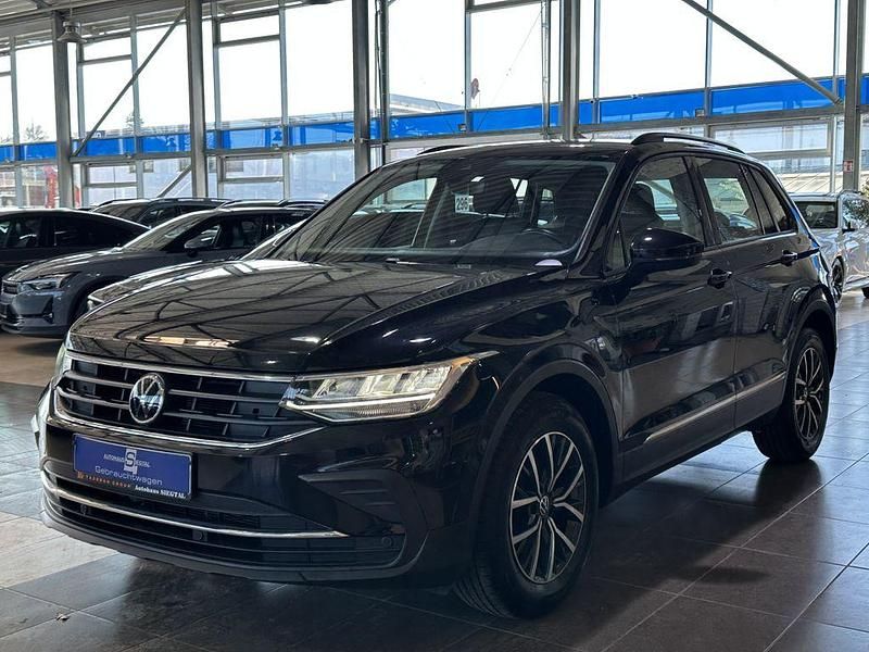 Gebraucht VW Tiguan 150 PS (110 kW) 2021 Schwarz SUV