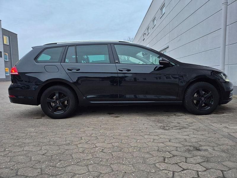 Gebraucht VW Golf VII Sound 116 PS (85 kW) 2017 Schwarz Kombi