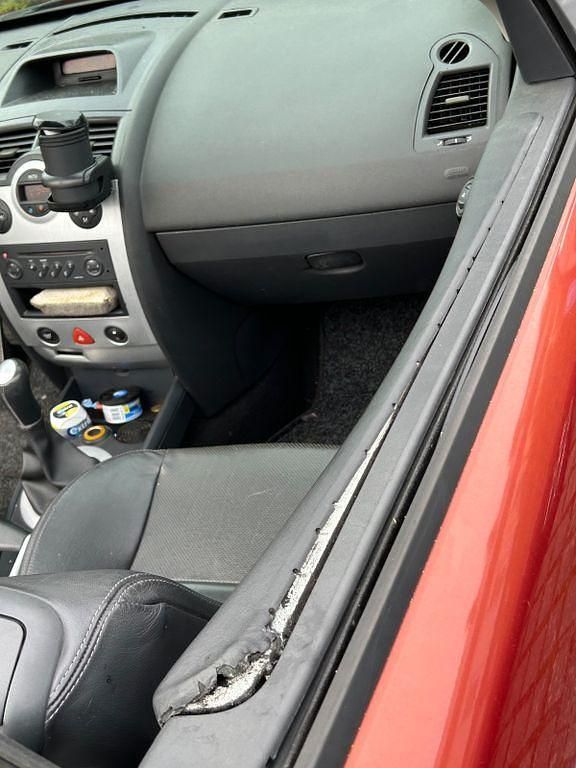 Gebraucht Renault Mégane Cabriolet Authentique 113 PS (83 kW) 2004 Rot Cabrio