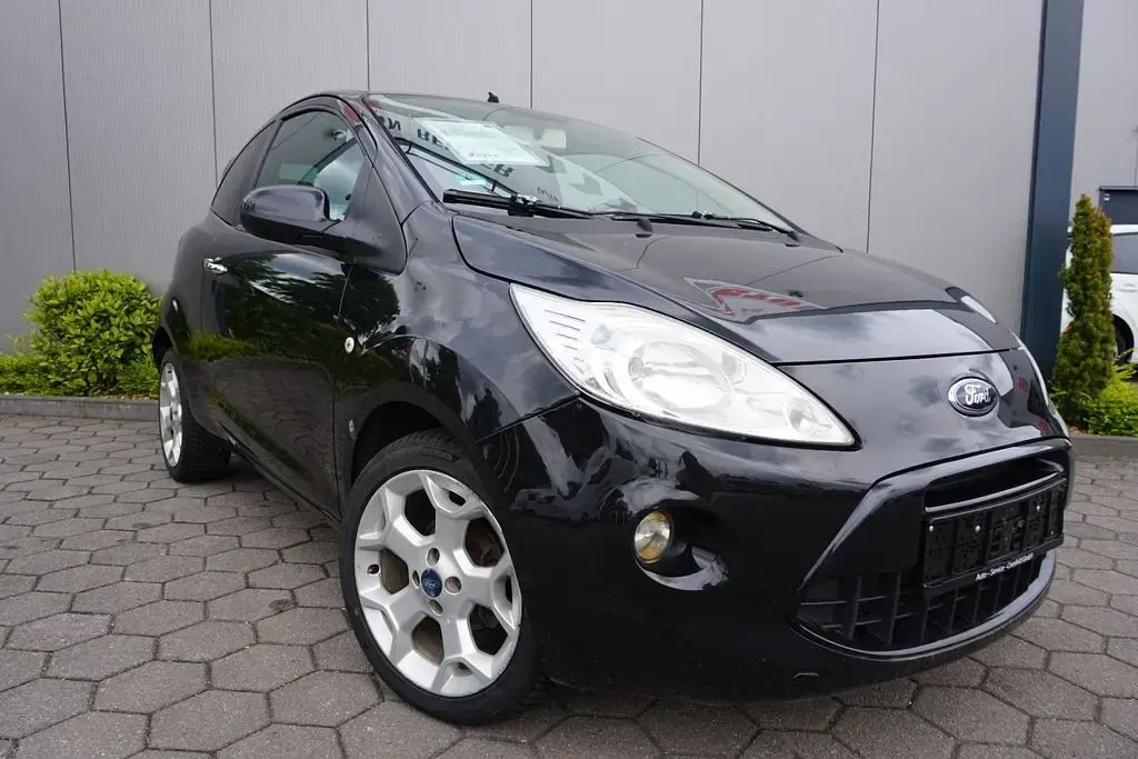 Gebraucht Ford Ka Titanium 69 PS (50 kW) 2012 Midnightschwarz metallic Kleinwagen