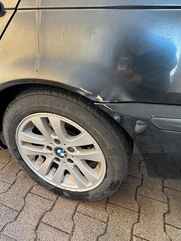 Gebraucht BMW 316 115 PS (84 kW) 2004 Schwarz Limousine