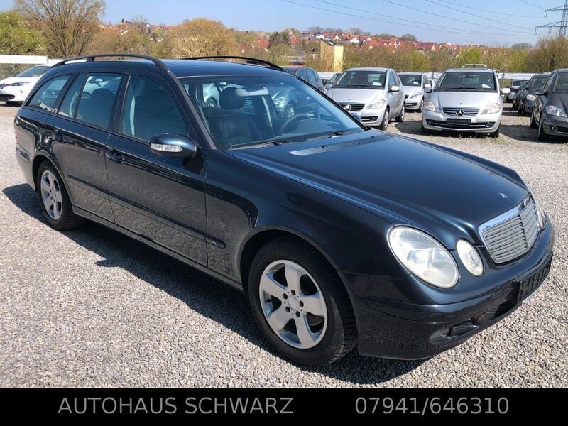 Gebraucht Mercedes E220 Classic 150 PS (110 kW) 2004 Schwarz Kombi