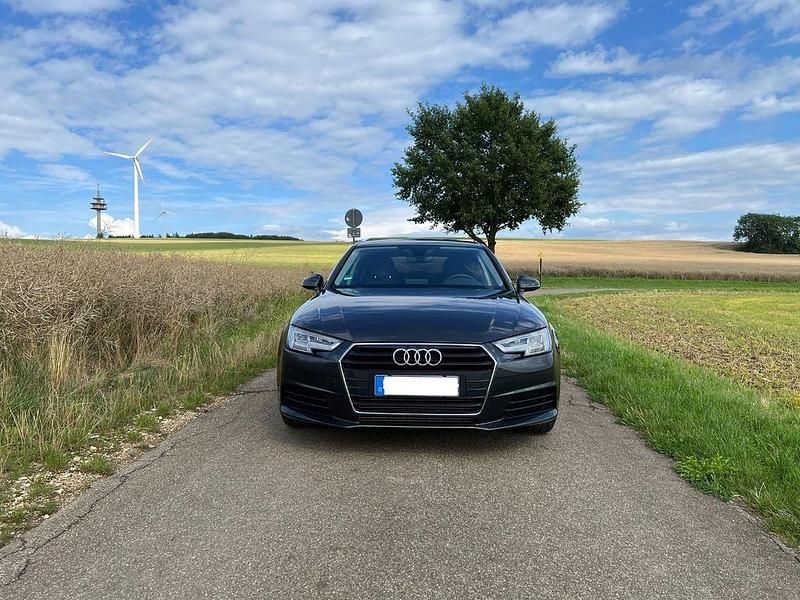 Używany Audi A4 Performance 190 KM (139 kW) 2016 Szary Sedan/Limuzyna