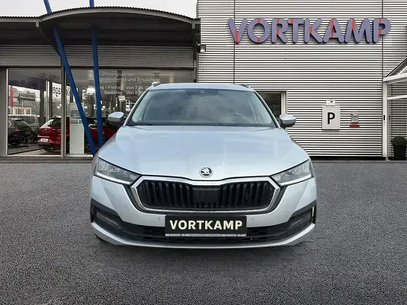 Gebraucht Skoda Octavia Ambition 204 PS (150 kW) 2021 Brilliantsilber Kombi