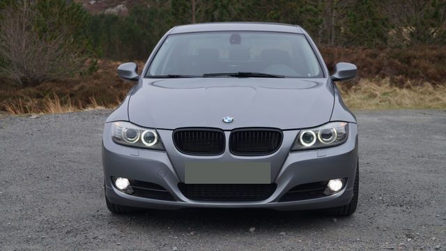 Gebraucht BMW 316 116 PS (85 kW) 2010 Grau metallic Limousine