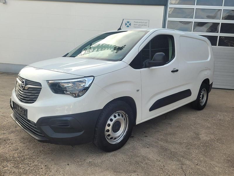 Weiß Gebraucht 2020 Opel Combo Van / Kleinbus | 9.499 € (Superpreis) - Bild 1/4