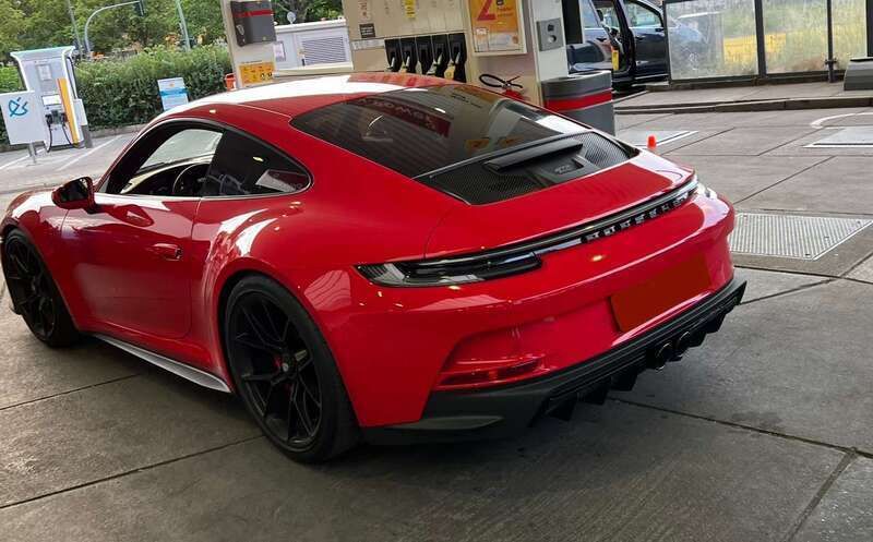 Rot Gebraucht 2024 Porsche 911 GT3 Coupé | 210.000 € (Fairer Preis) - Bild 1/4