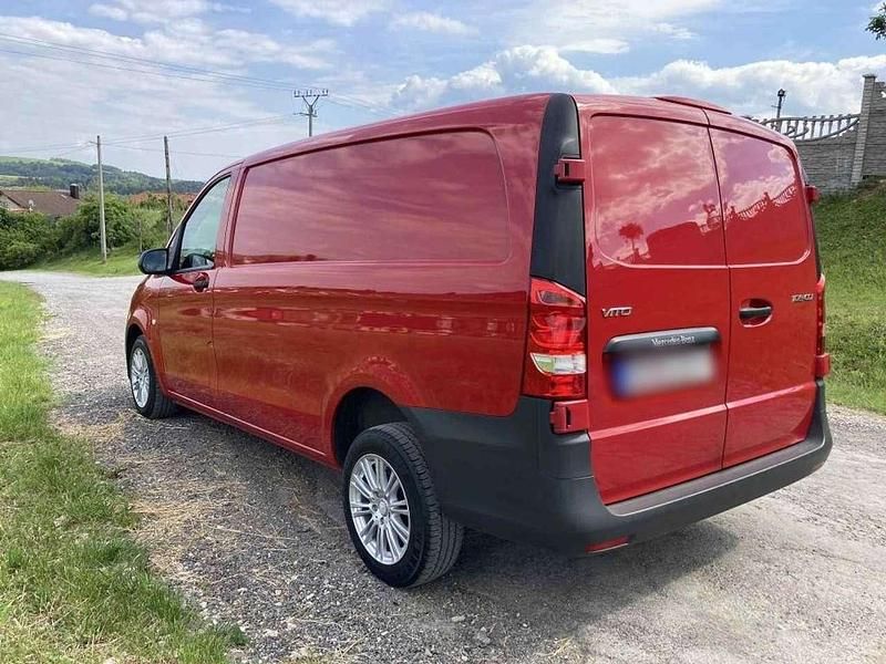 Gebraucht Mercedes Vito 88 PS (64 kW) 2018 Rot Van