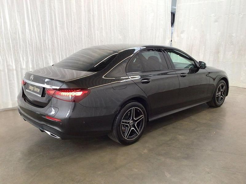 Gebraucht Mercedes E300 Avantgarde 195 PS (143 kW) 2022 Grau Limousine