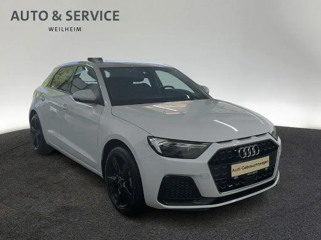 Gebraucht Audi A1 Sportback Advanced Plus 116 PS (85 kW) 2025 Gletscherweiß metallic Kleinwagen