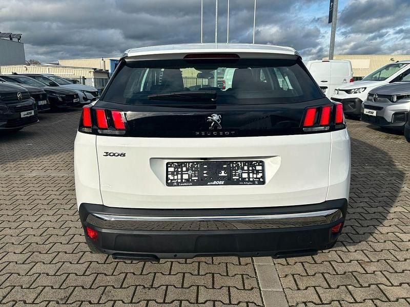 Gebraucht Peugeot 3008 Active 131 PS (96 kW) 2019 Weiß SUV