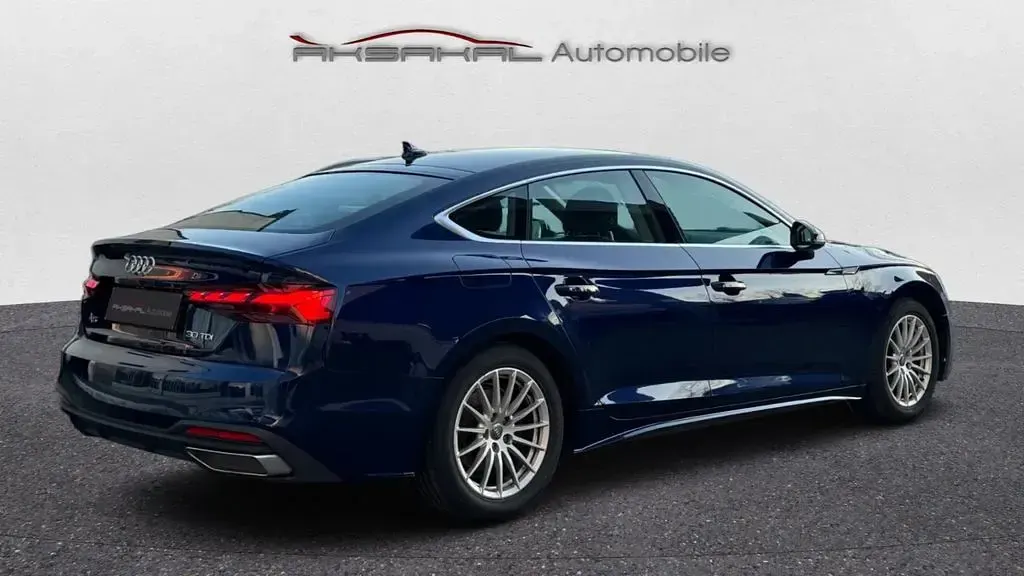 Gebraucht Audi A5 Sportback Design 136 PS (100 kW) 2020 Blau Kleinwagen