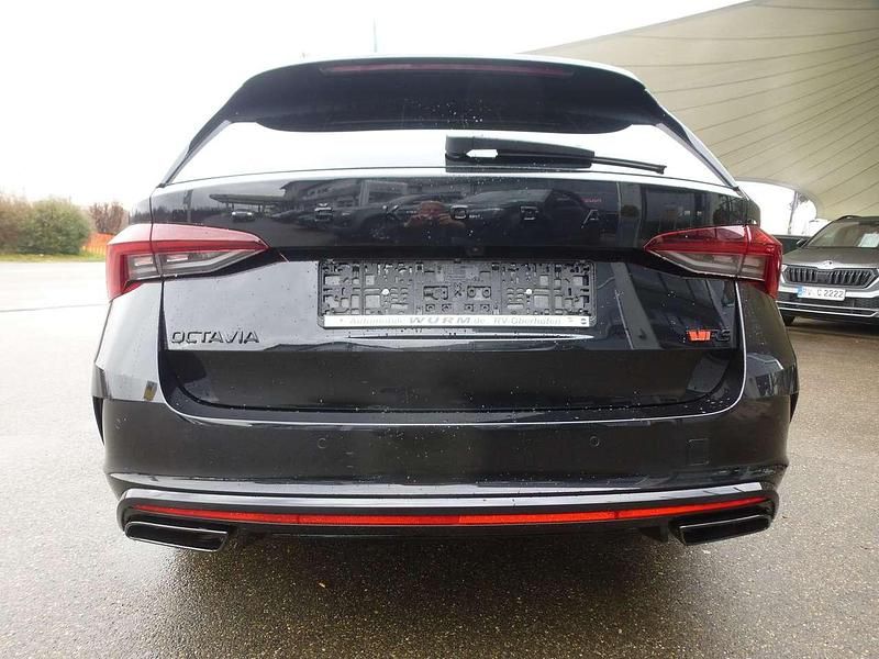 Gebraucht Skoda Octavia RS 245 PS (180 kW) 2024 Schwarzmagic perleffekt Kombi