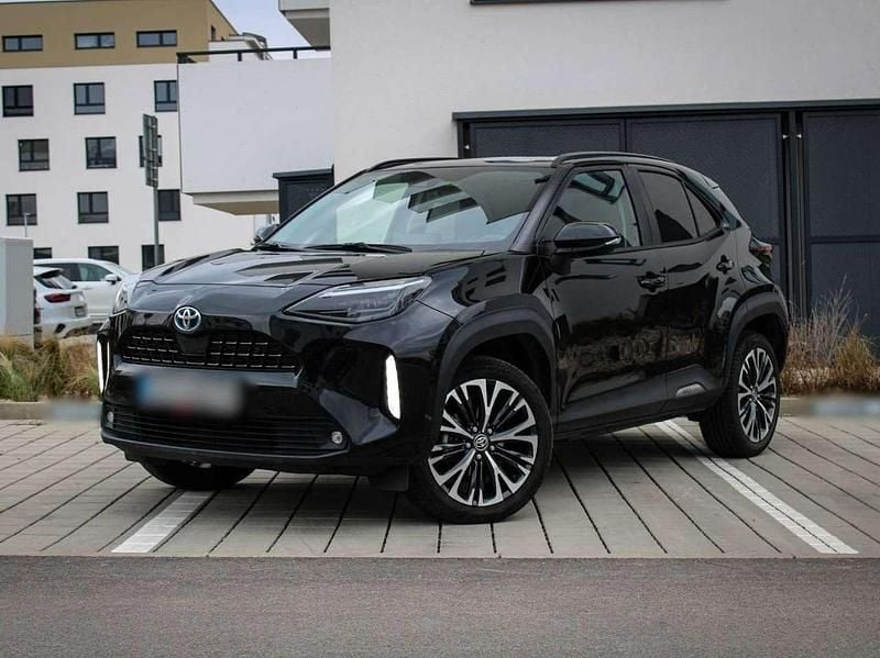 Schwarz Gebraucht 2024 Toyota Yaris Cross Elegant SUV | 23.440 € - Bild 1/4