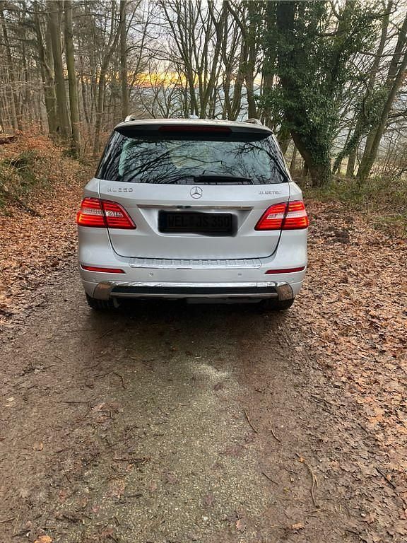 Gebraucht Mercedes ML350 258 PS (189 kW) 2011 Silber SUV