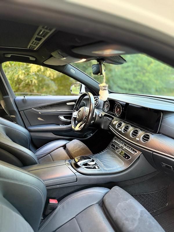 Gebraucht Mercedes E200 197 PS (144 kW) 2020 Weiß Limousine