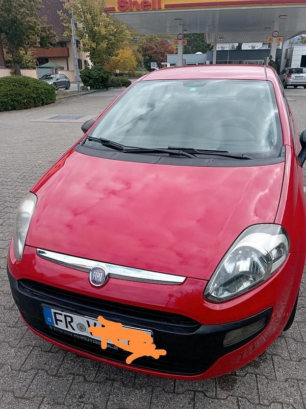 Rot Gebraucht 2010 Fiat Punto Evo Kleinwagen | 2.290 € (Fairer Preis) - Bild 1/4