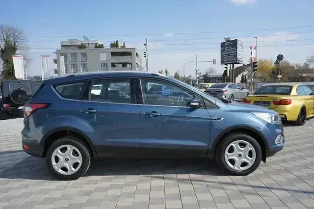Gebraucht Ford Kuga Cool & Connect 150 PS (110 kW) 2019 Blau SUV