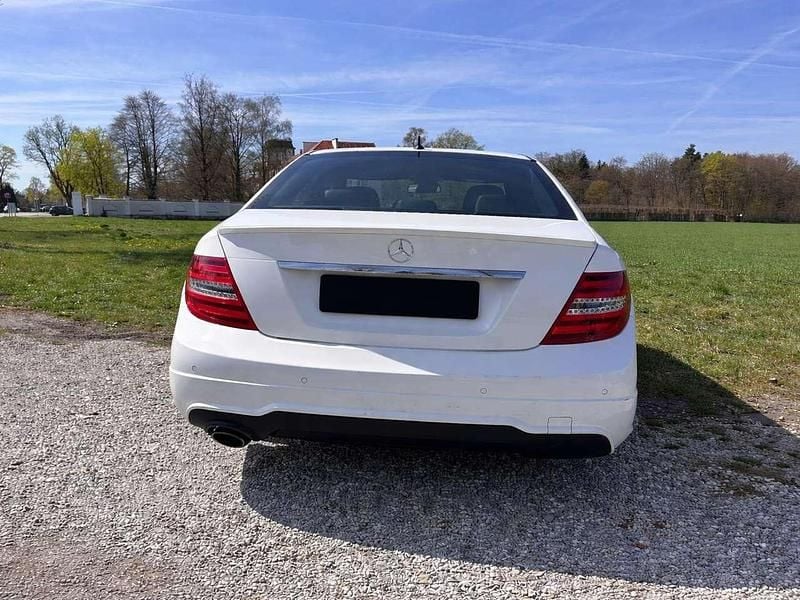 Gebraucht Mercedes C180 Edition 156 PS (114 kW) 2014 Weiß Limousine