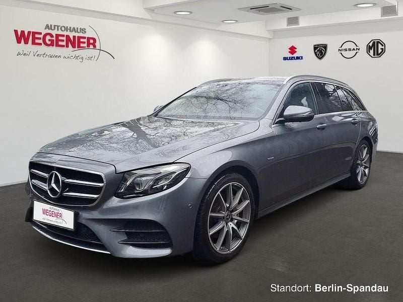 Grau Gebraucht 2020 Mercedes E200 AMG Limousine | 32.495 € (Etwas zu teuer) - Bild 1/4