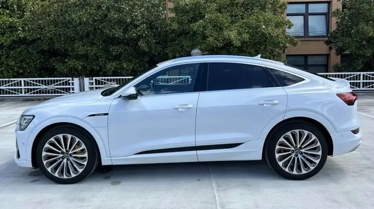 Gebraucht Audi e-tron Sportback S-Line 300 kW (408 PS) 2022 Weiß SUV