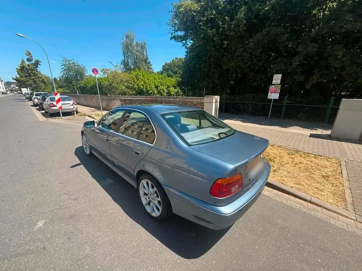 Gebraucht BMW 525 163 PS (119 kW) 2001 Grau Limousine
