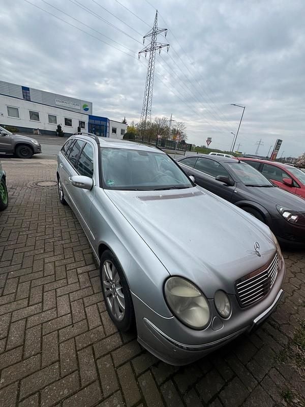 Gebraucht Mercedes E320 224 PS (164 kW) 2006 Grau Kombi