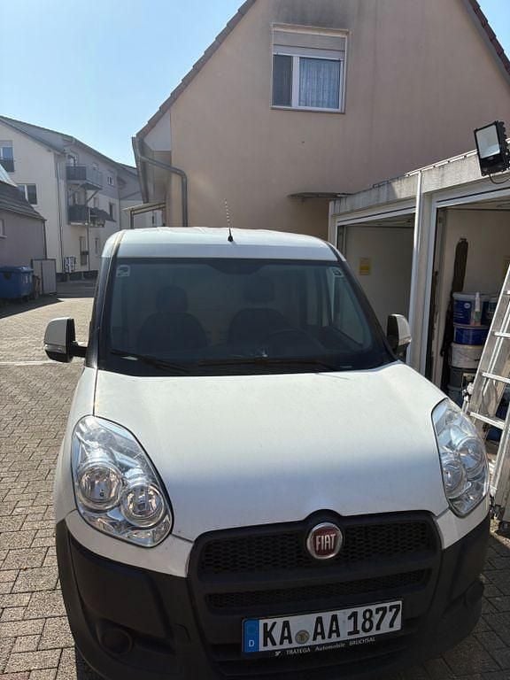 Gebraucht Fiat Doblò 90 PS (66 kW) 2015 Weiß Van / Kleinbus